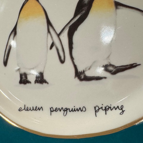 Lou Rota 12 days of Christmas Plate ( 11 penguins piping ) - Picture 3 of 17